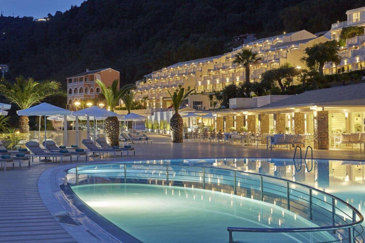 Pelekas Monastery Hotel Exterior foto The resort at night