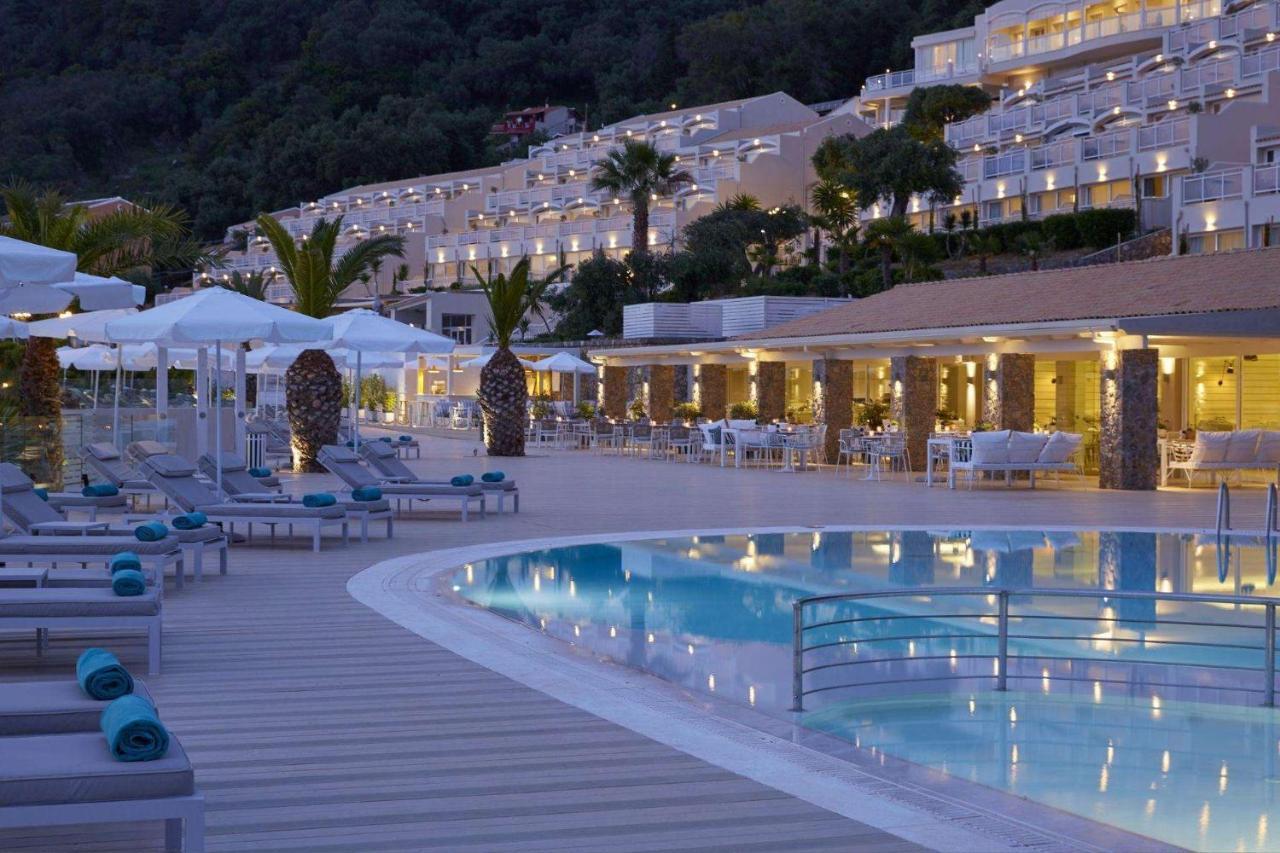 Pelekas Monastery Hotel Exterior foto The resort at night