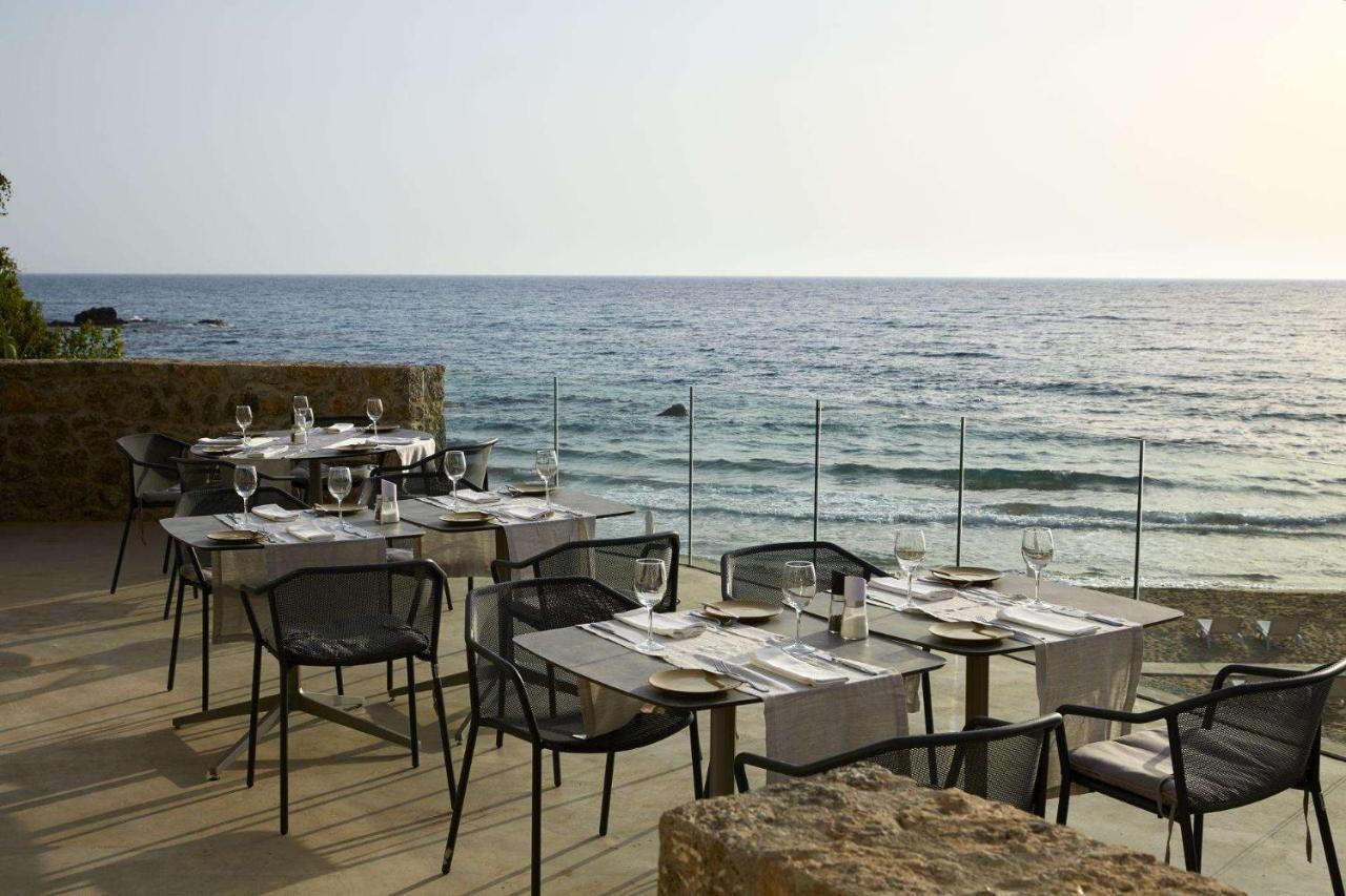 Pelekas Monastery Hotel Exterior foto The restaurant at the Phoenicia