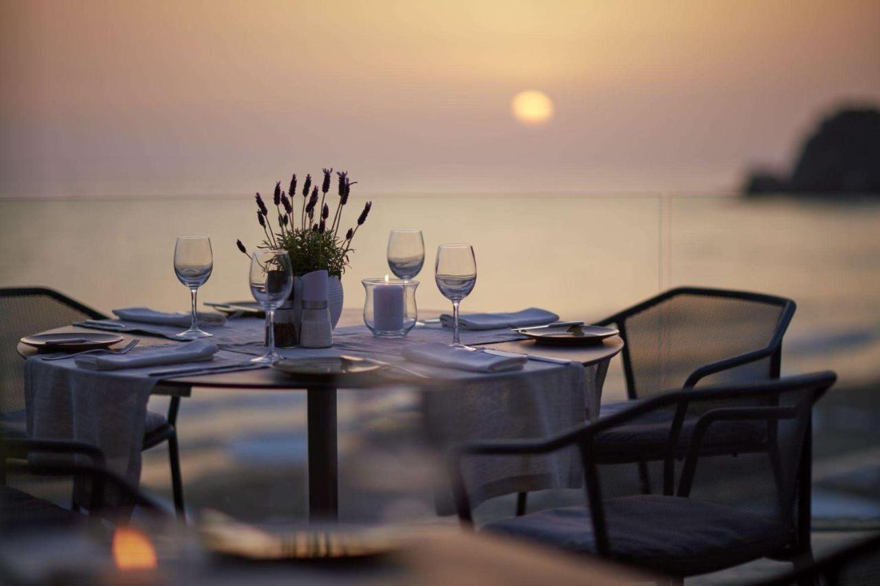 Pelekas Monastery Hotel Exterior foto Sunset at the restaurant