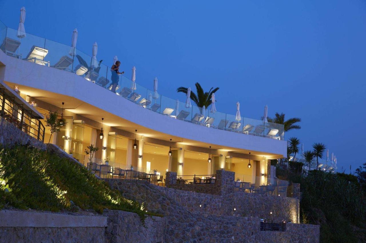 Pelekas Monastery Hotel Exterior foto The resort at night
